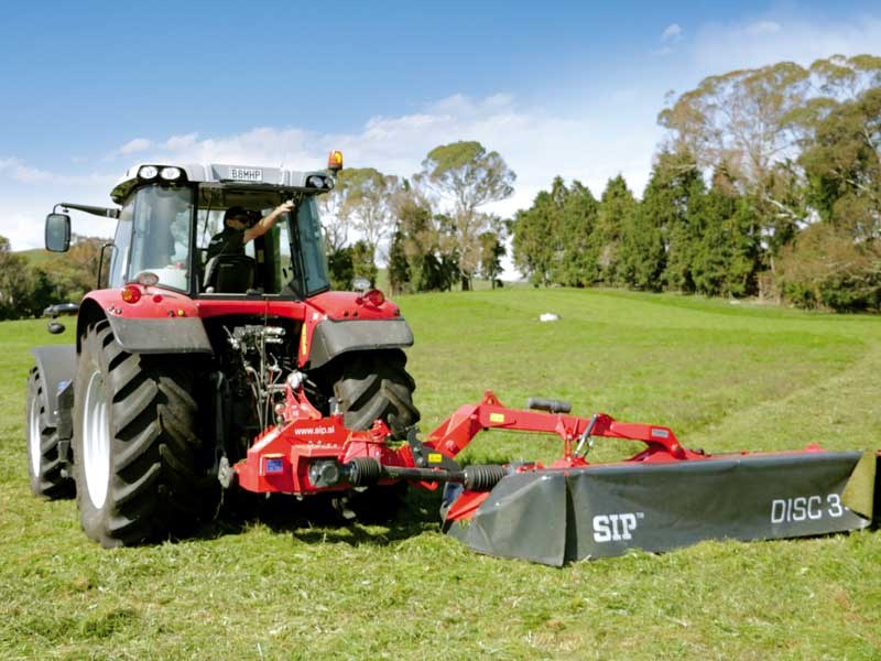 Farm Trader test drives the SIP 340S Silvercut Disc Mower