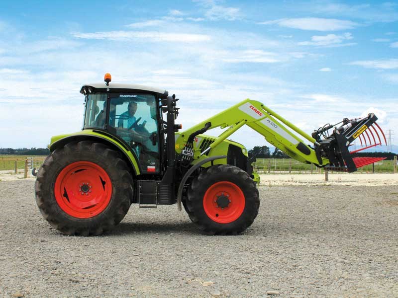 Loading up with the Claas Arion 460