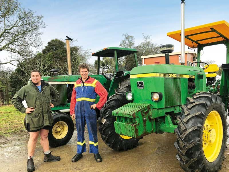 Tractor Pull action with Tim Riddell and David Rogers