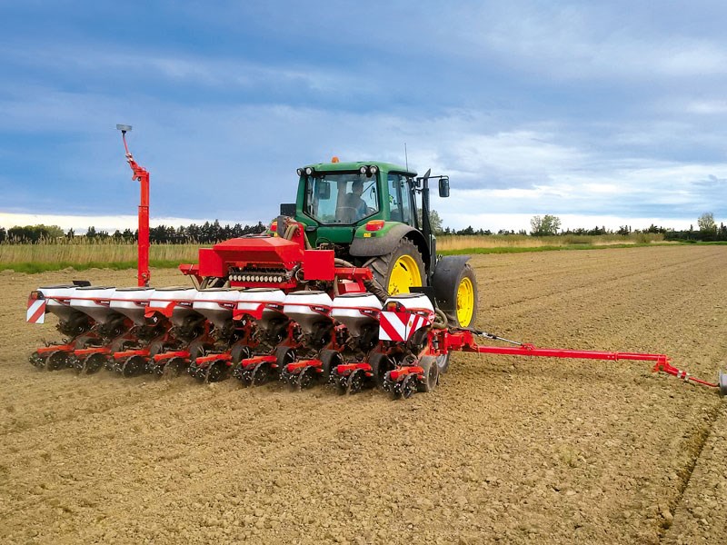 Maxima 3 telescopic with adjustable spacing KUHN 10405 300dpi