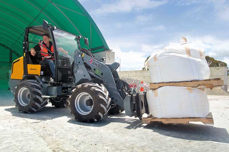 Giant V5003 wheel loader review