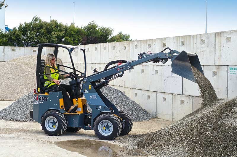 Giant V5003 wheel loader review