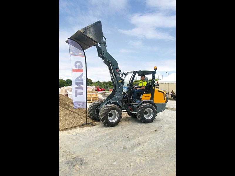 Giant V5003 wheel loader review