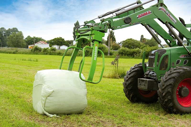 Pearson wrapped bale clamp