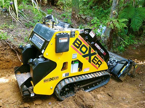 Boxer 525DX compact track loader tracks extended