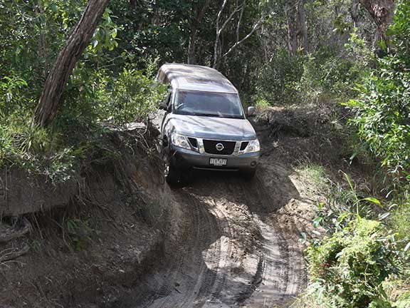 Nissan Patrol 4x4 descending track
