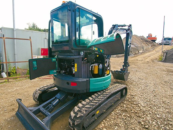 Components are well-paced and accessible under the IHI 35V4 excavator’s side and rear covers. Pictures by Dave Lorimar