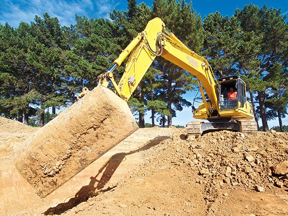 Randolph Covich gets to grips with the Komatsu PC200LC-8MO excavator.
