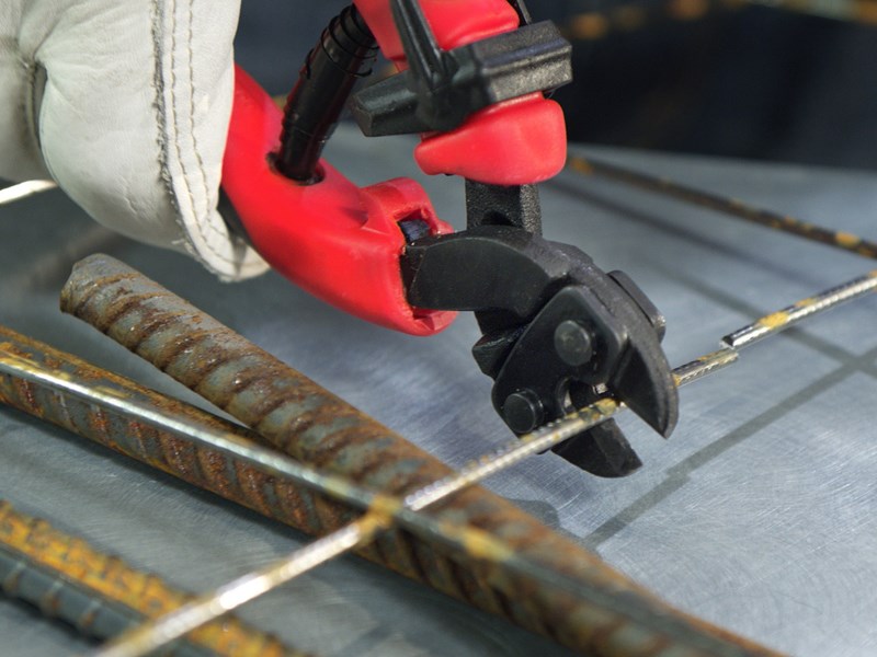 The HKP Compact Bolt Cutter makes light work of steel and aluminium up to 6mm thick