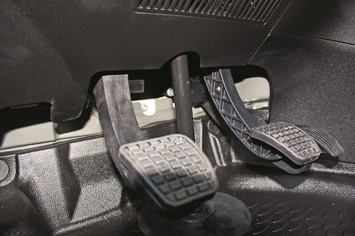 Iveco Daily 2015 foot pedals