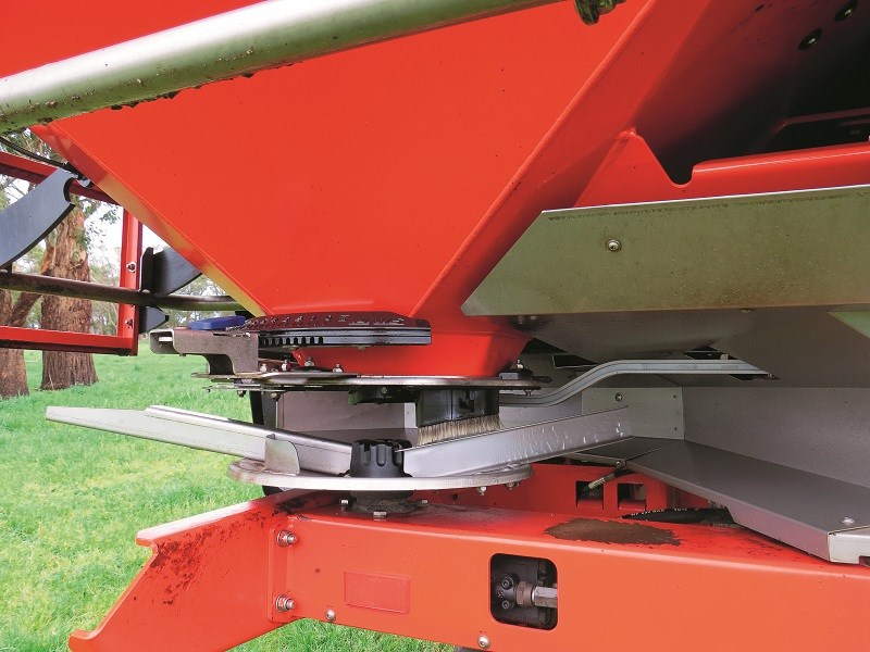 Kuhn Axis 50 1 hydraulic spinners