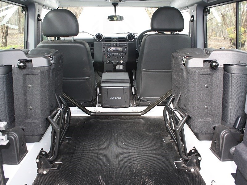 Land Rover Defender 90 10 seats