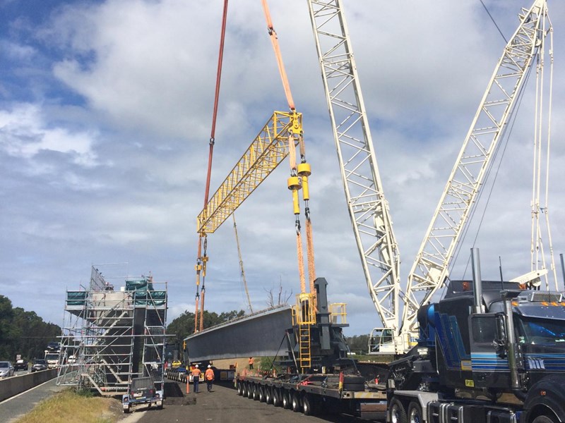 An Enerpac SyncHoist lifting system is used to lift beams as part of the Pacific Highway upgrade in Queensland