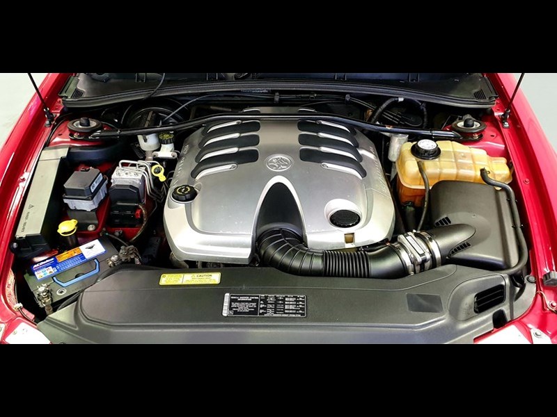 holden monaro cv8r engine