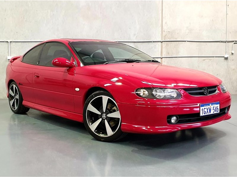 holden monaro cv8r front side