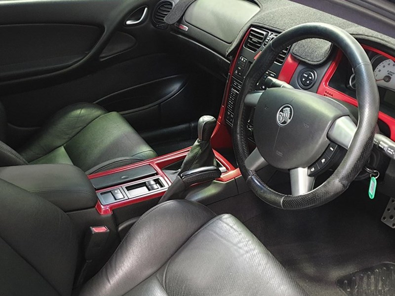 holden monaro cv8r interior