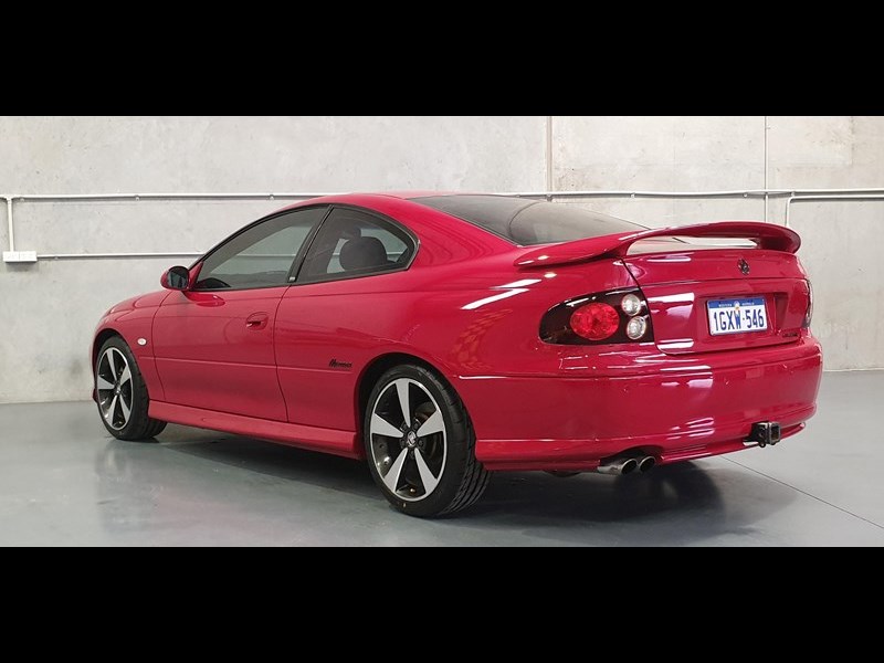 holden monaro cv8r rear side