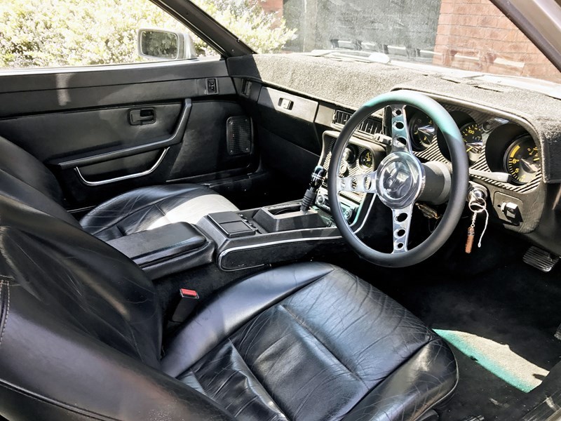 Porsche 944 interior