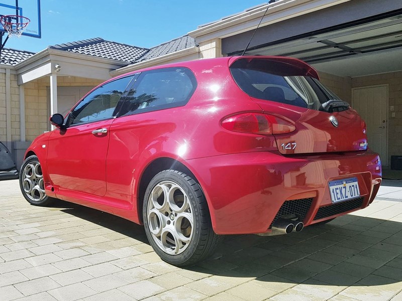 Alfa Romeo 147 GTA rear side