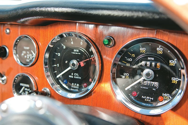 lotus elan dash 2