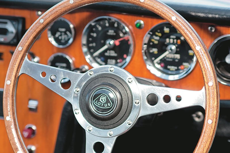 lotus elan dash 3