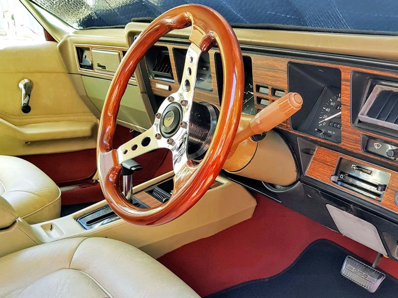 HZ Statesman interior