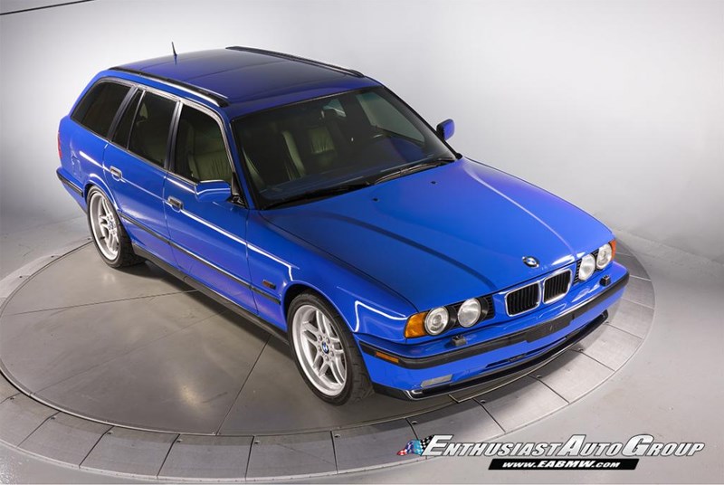 BMW E34 M5 wagon front side 2