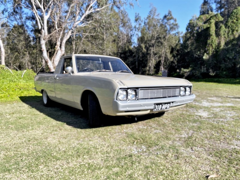 VG Dodge ute front side