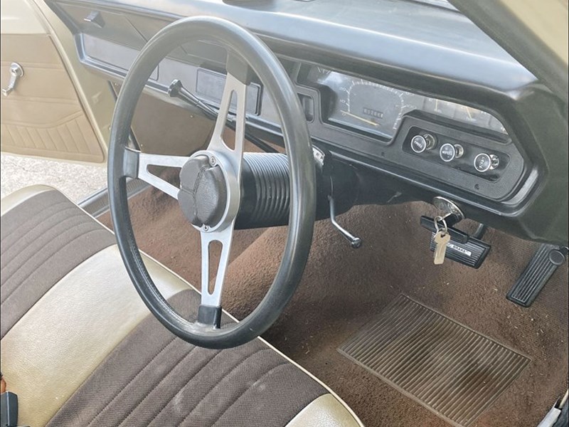 VG Dodge ute interior