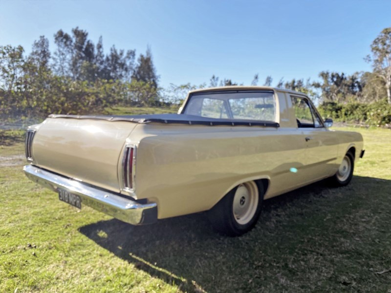 VG Dodge ute rear side