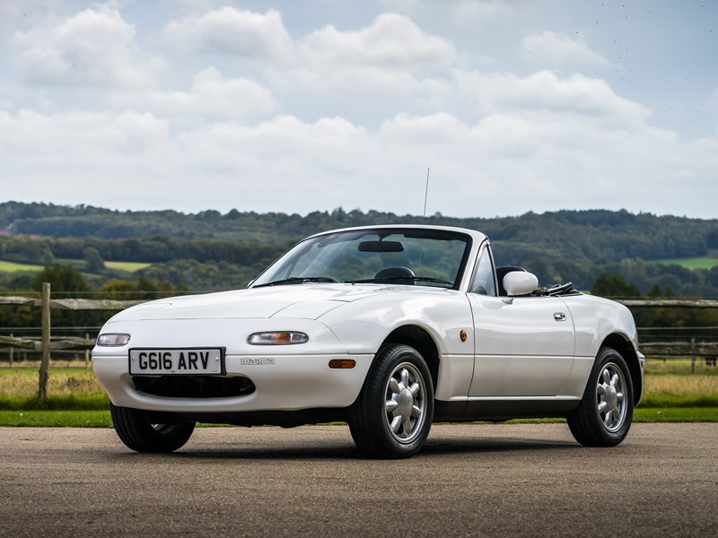 MX 5 parts reproduction front side white