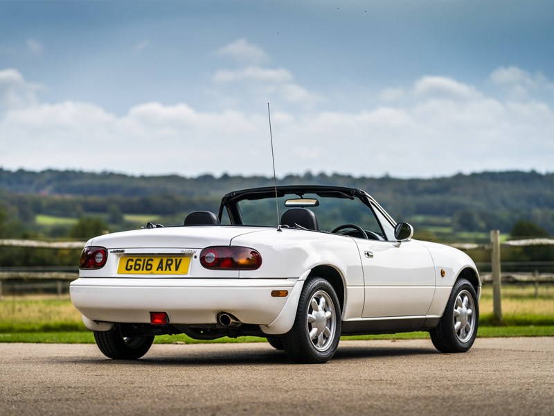 MX 5 parts reproduction rear side white