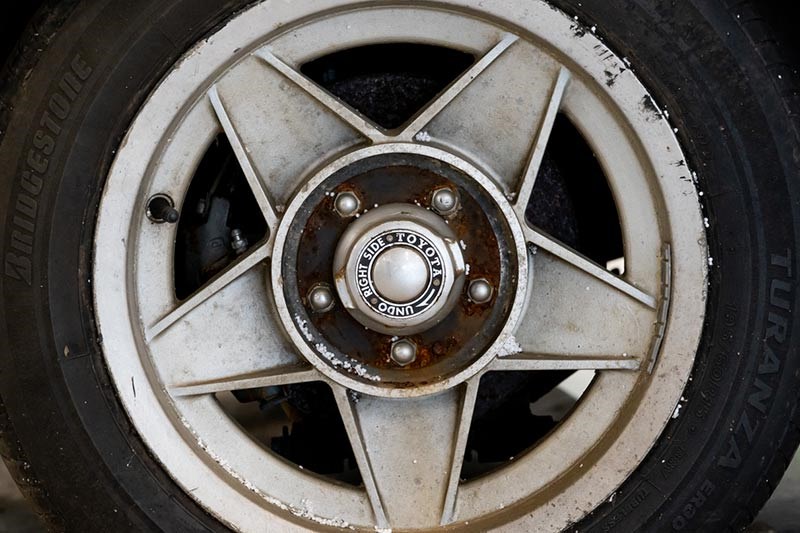 toyota 2000gt wheel