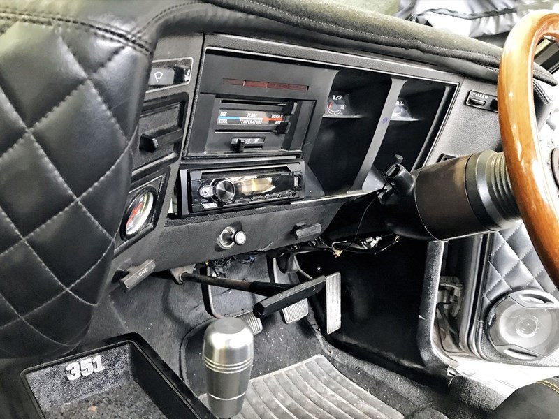 XB Ute interior