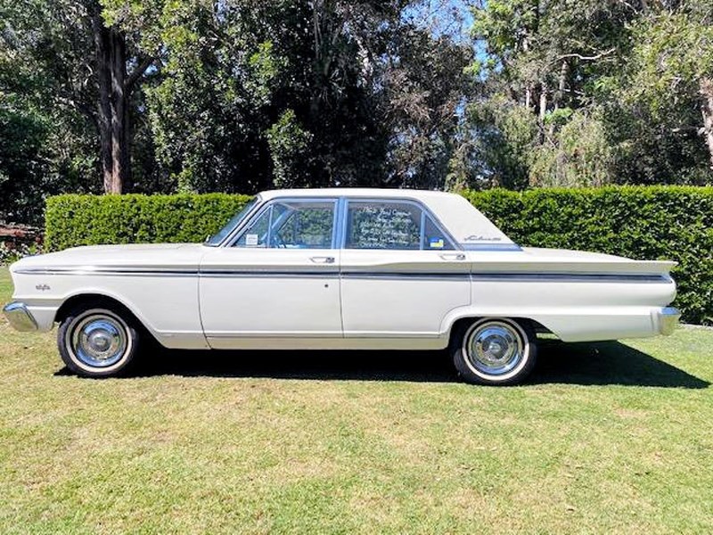 Ford Compact Fairlane side