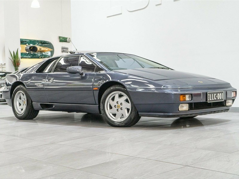 Lotus Esprit Turbo front side