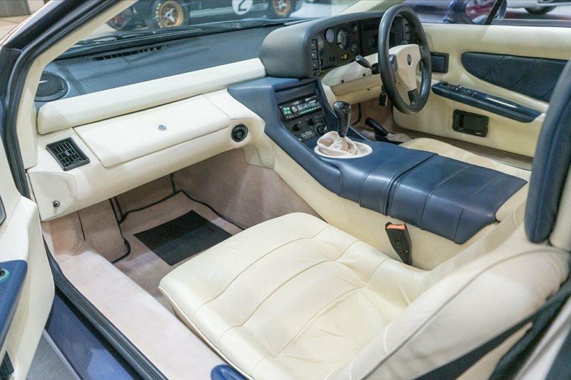 Lotus Esprit Turbo interior