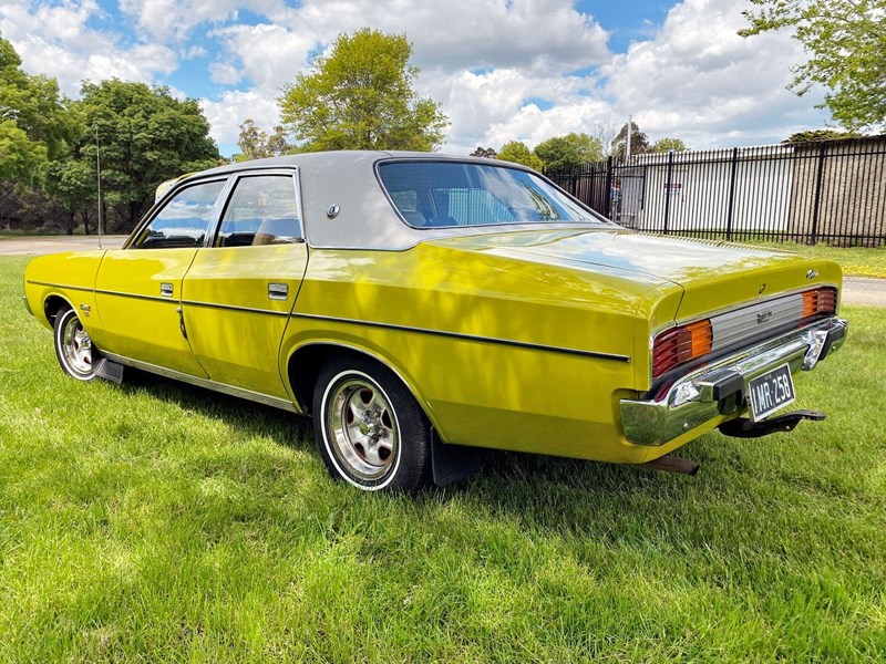 VK Valiant rear side