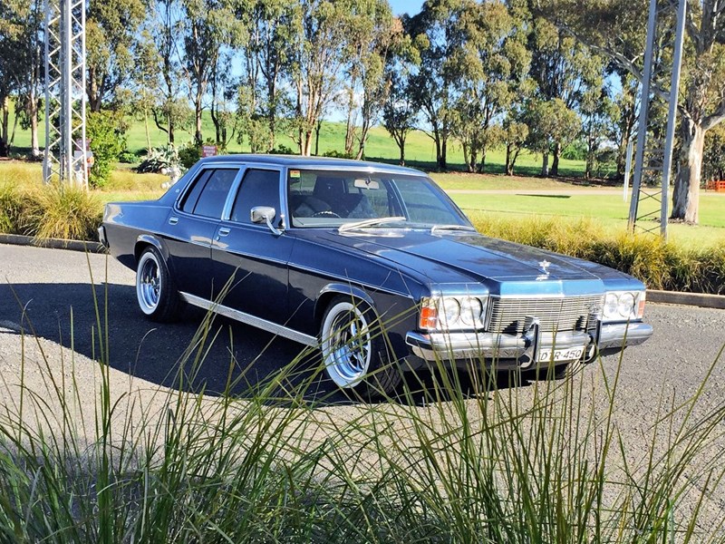 Holden HJ Statesman front side