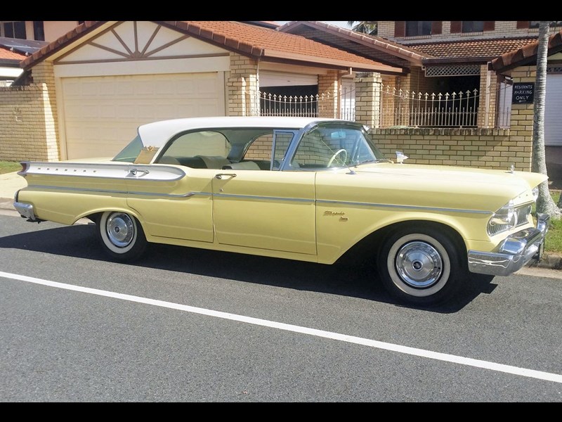 Mercury Turnpike Cruiser front side