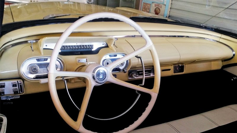 Mercury Turnpike Cruiser interior