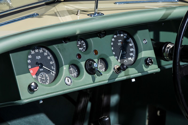 jaguar xk120 dash 2