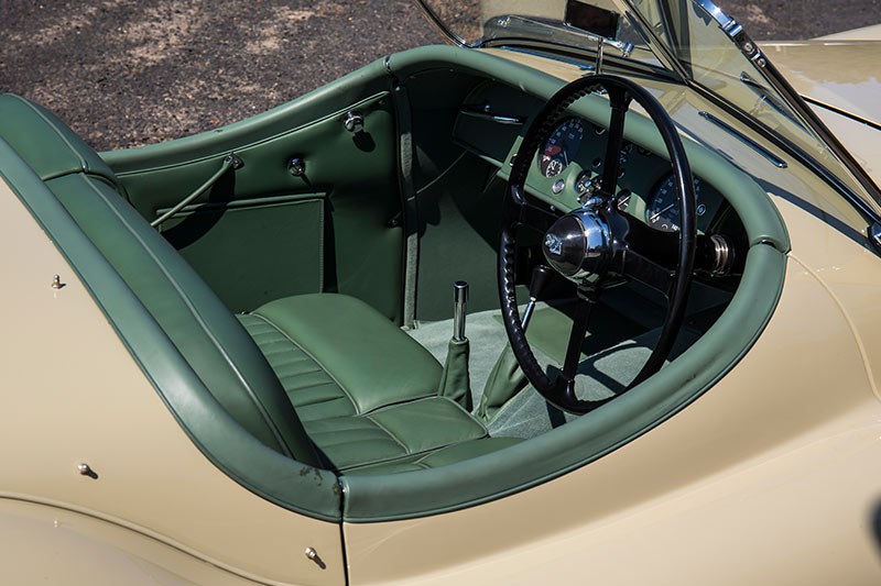 jaguar xk120 interior 2