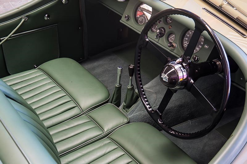 jaguar xk120 interior