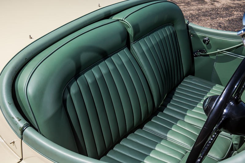 jaguar xk120 seats