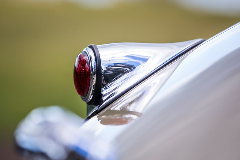 jaguar xk120 tail light