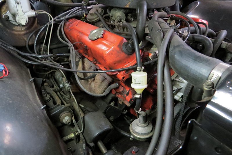 holden kingswood engine bay