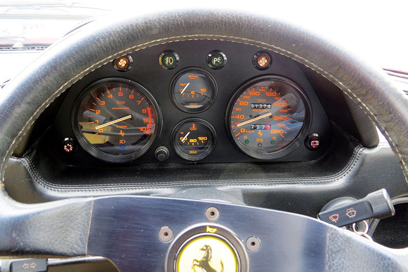 ferrari 328 gts dash