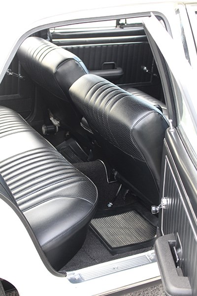 ford falcon xt resto interior b