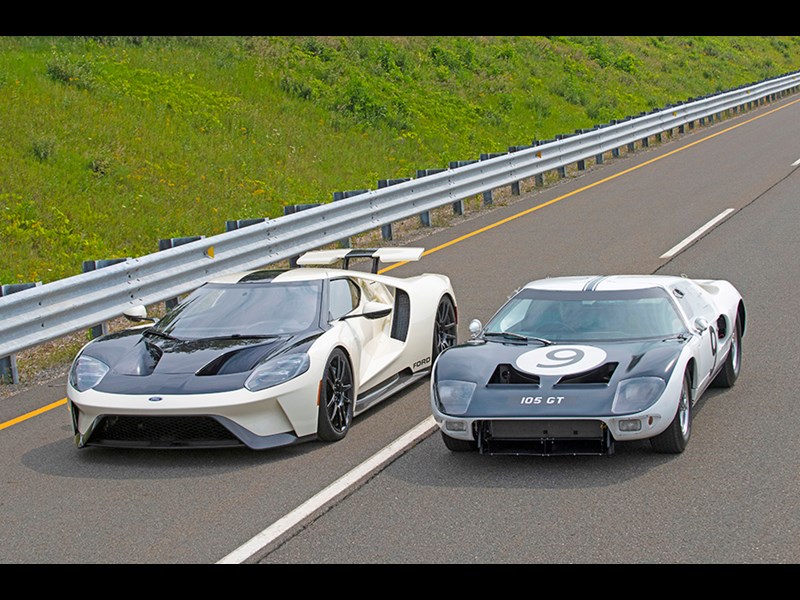 2022FordGT 64HeritageEditionand1964FordGTprototype 06